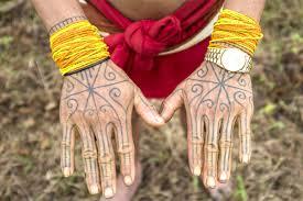 Mengenal Tato Mentawai, Seni Rajah Tubuh Tertua di Dunia