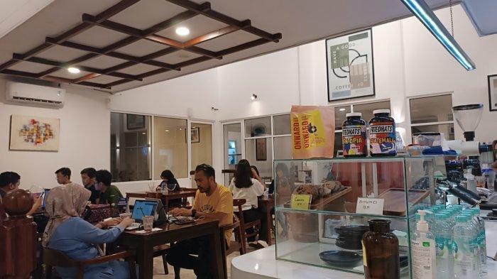Lebih dari Sekadar Kopi: Denyut Budaya 'Ngopi' yang Mengakar di Kalangan Anak Muda Medan